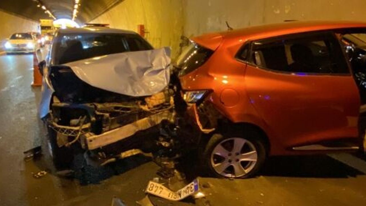 TEM OTOYOLU'NDA 7 ARAÇ KAZAYA KARIŞTI: 5 YARALI