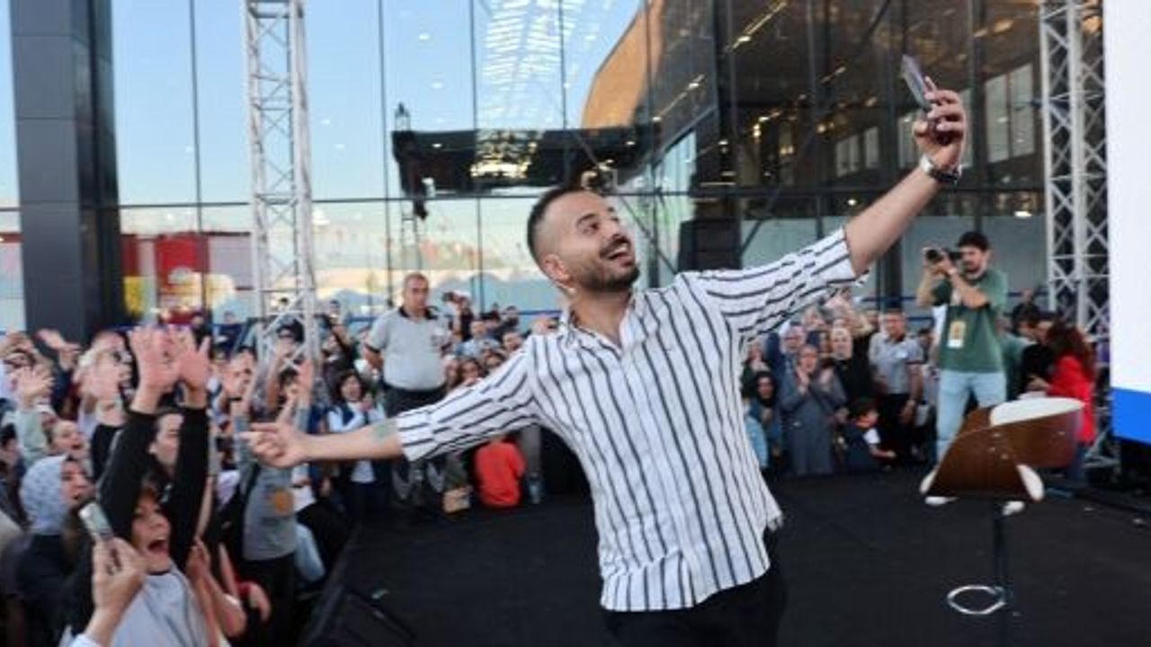 Fenomen Doğancan Özadlı Kitap Fuarı’nı Salladı