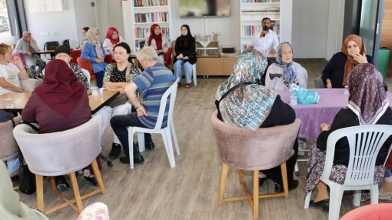 Aktif Yaşlanma Kulübü’nde ‘Çınarların Gölgesinde’ Buluşuldu