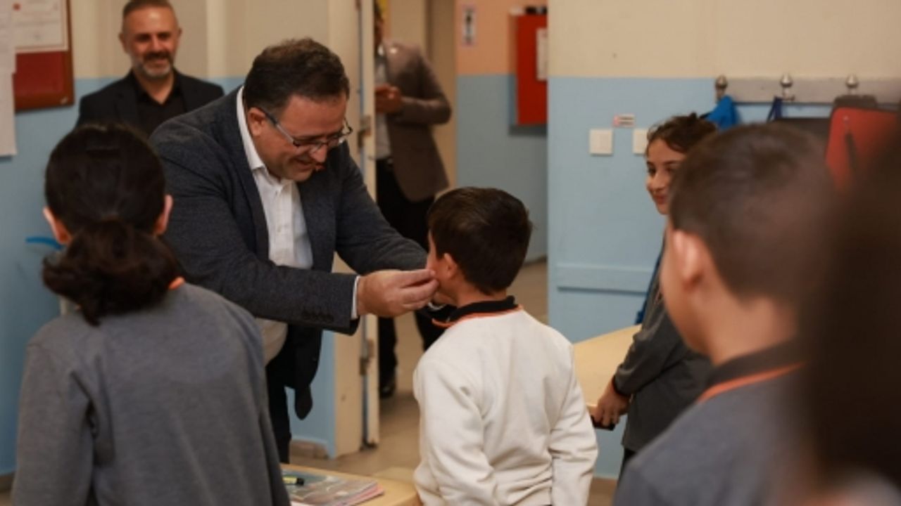 Başkan Gökçe Öğrencilerin Her Zaman Yanında