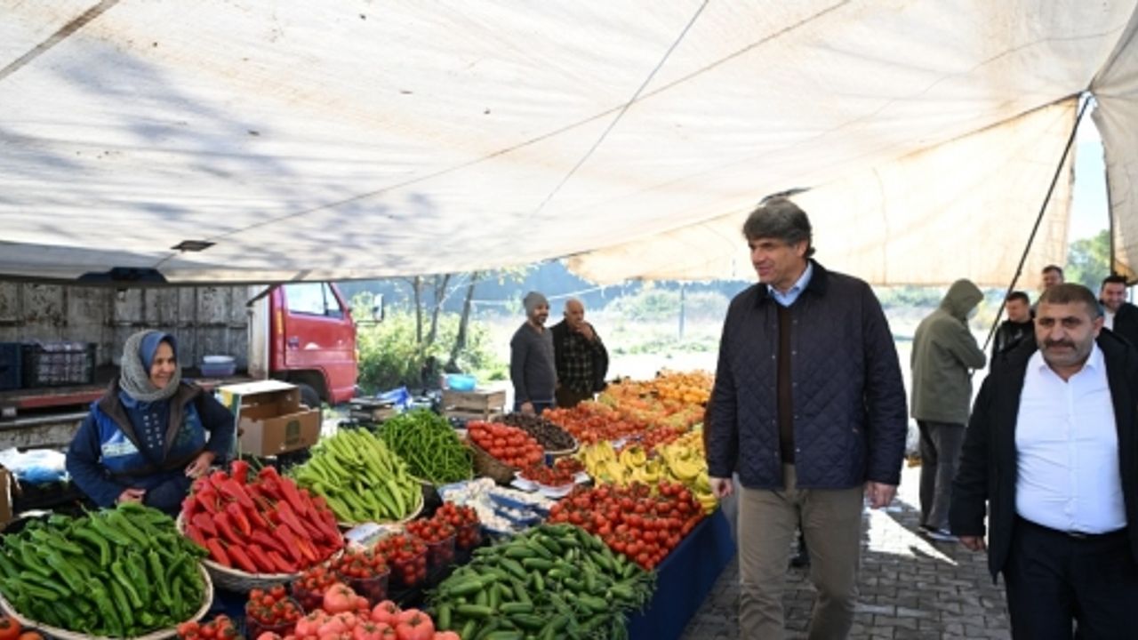 Başkan Kocaman Ataşehir Pazarı’nda Esnafla Bir Araya Geldi
