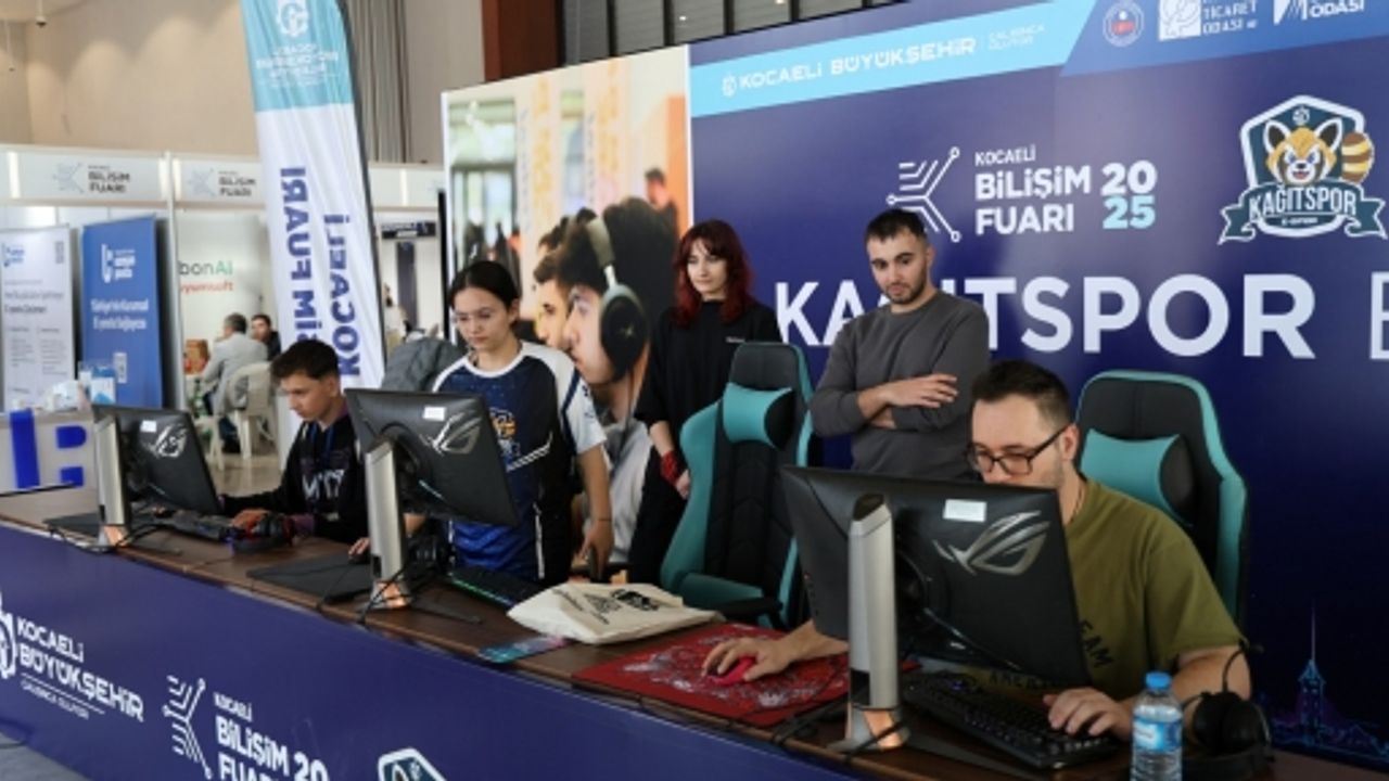 Bilişim Fuarı Stantlarına 7’den 70’e Yoğun İlgi