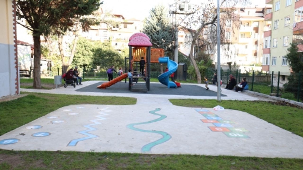 Derince’de Parklar Yenileniyor, Güzelleşiyor