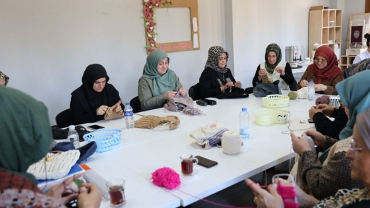 KAR-MEK’te Üretken Eller İş Başında