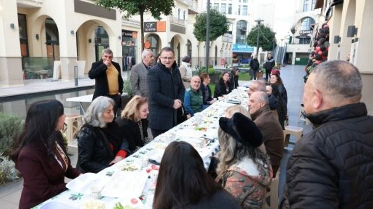 Başkan Gökçe Körfezkent Esnafına Konuk Oldu
