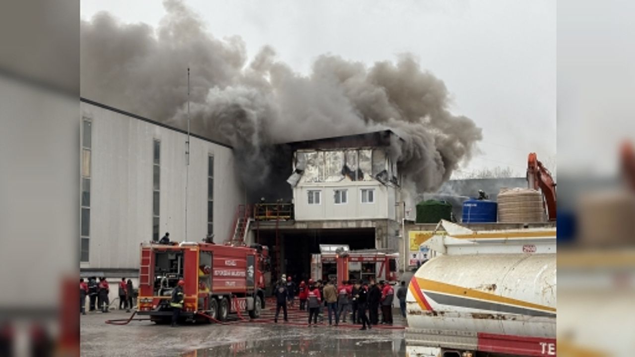 BETON FABRİKASINDA YANGIN: 2 İŞÇİ DUMANDAN ETKİLENDİ