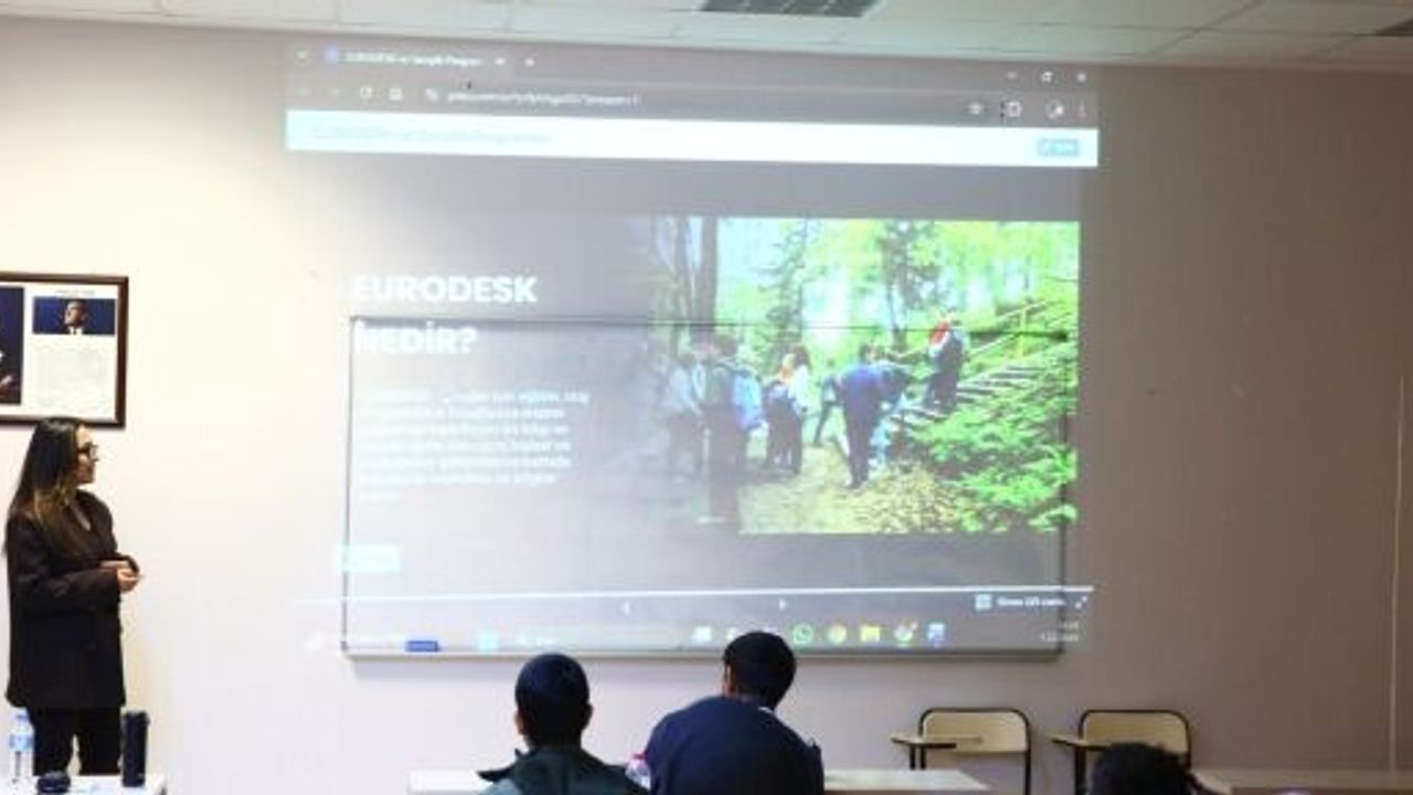 İzmit Belediyesinden Gençlere Avrupa Fırsatları Semineri