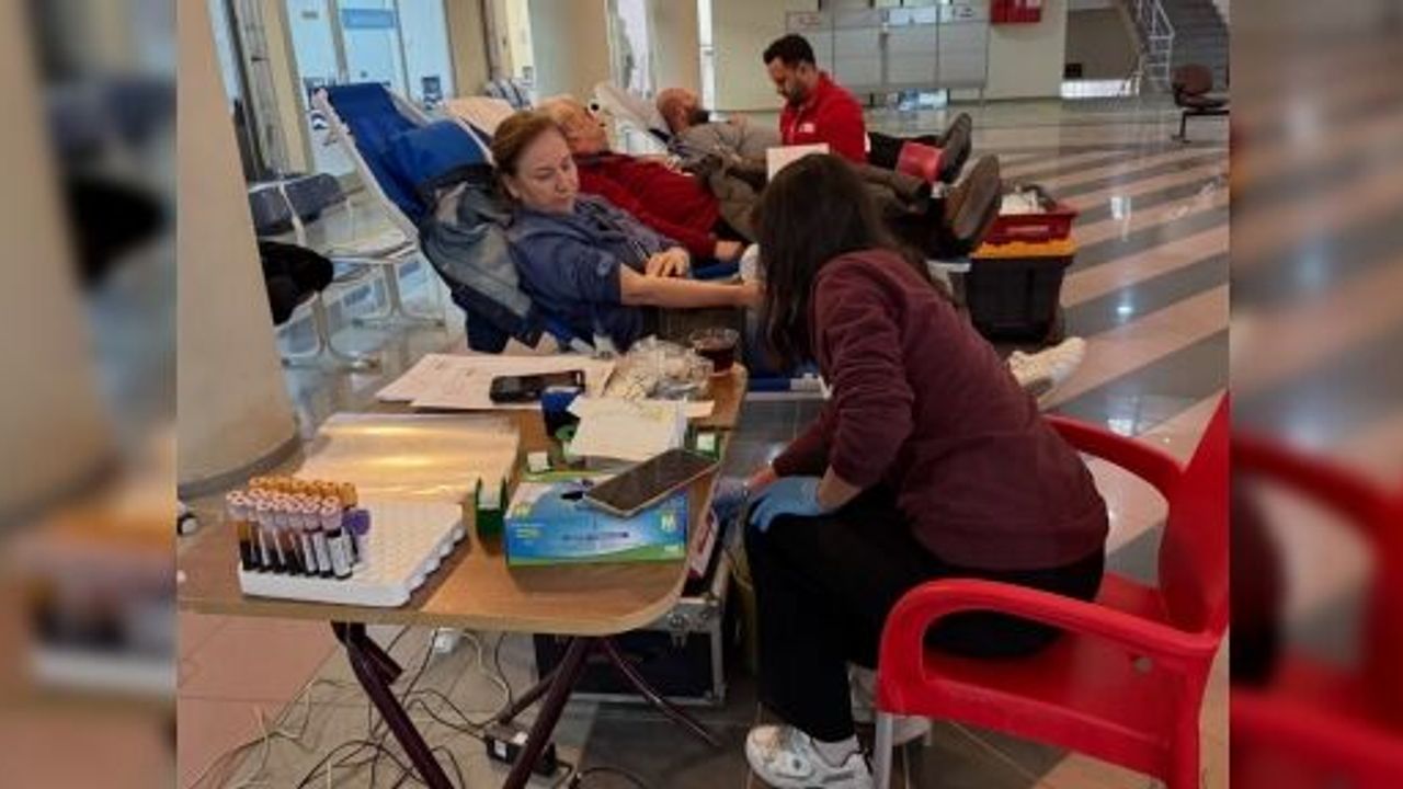 Kan Stoklarına Gölcük Belediyesi’nden Güçlü Destek