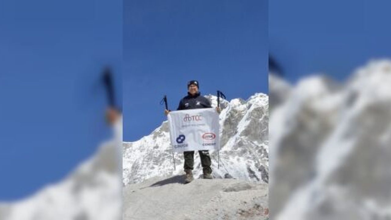 Mustafa Turan, Everest Base Camp Tırmanışını Başarıyla Tamamladı