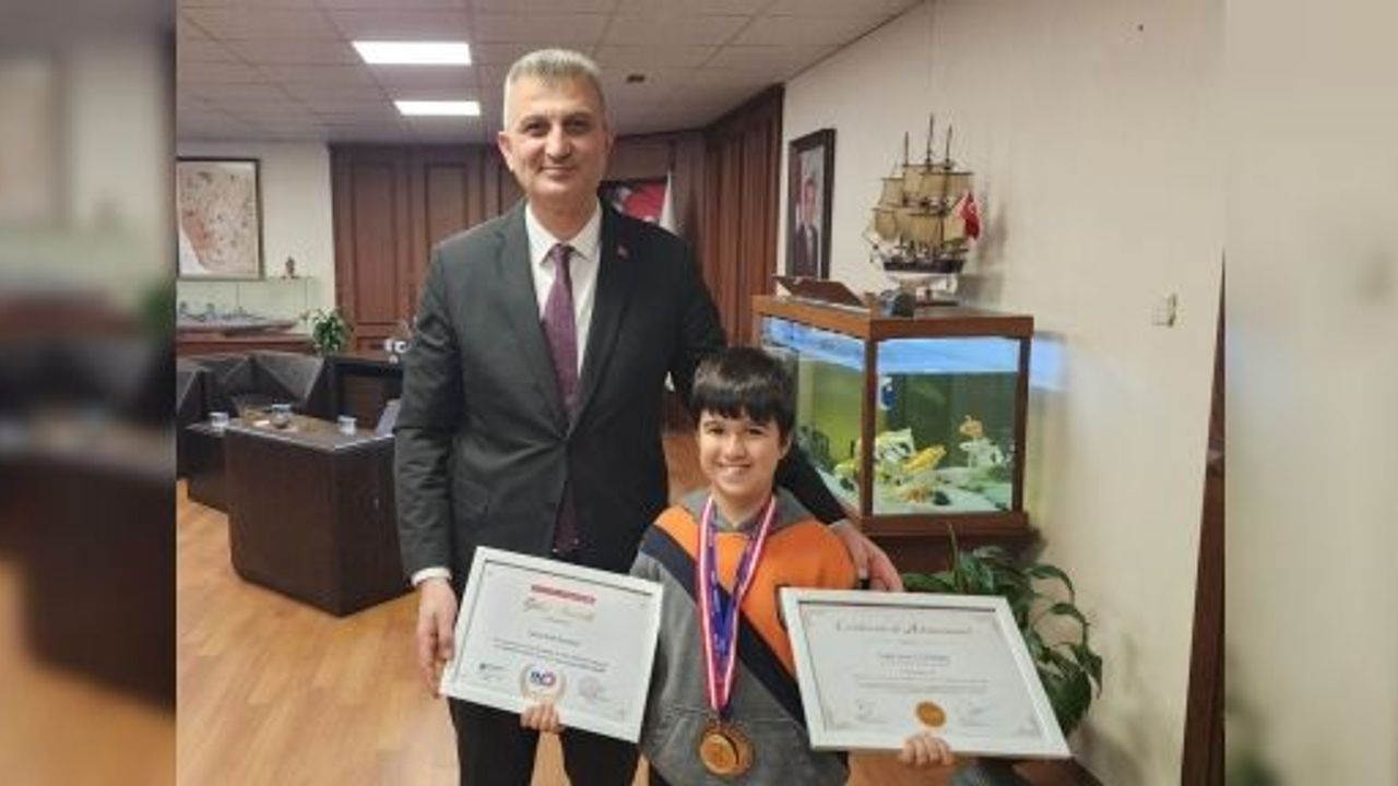 Türkiye'nin ve Gölcük’ün Gururu Sarp Arel Başkan Sezer’e Konuk Oldu