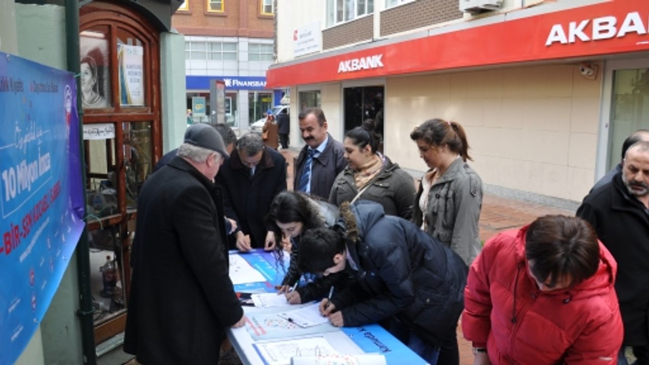 “Özgürlük İçin 10 Milyon” İmzasına Kocaeli Bem Bir Sen’den Destek