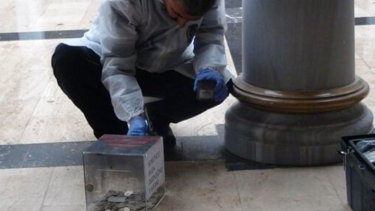 Körfez'de hırsızlar Cami yardım Kutusunu çaldılar
