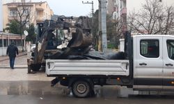 Körfez'de şiddetli fırtınada çatılar uçtu, araçlar hasar gördü