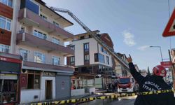 Çatı katı alevlere teslim oldu