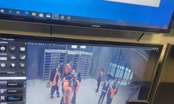 Genç taraftarın tribünden düştüğü anlar kamerada