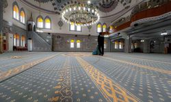 Körfez'de camiler Ramazan ayına hazırlanıyor