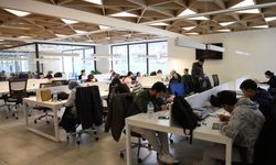 Kartepe Kent Kütüphanesi Yarıyıl Tatilinde Gençlerin Akınına Uğradı