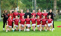 Körfezli Kadın Ragbiciler 1. Etabı Lider Bitirdiler