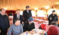 Vali İlhami Aktaş, Kartepe Belediyesi Otağ Çadırı’nı Ziyaret Etti