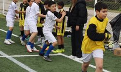 Körfezli Gençler, Yeşil Sahada Kozlarını Paylaşıyor