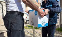 Çayırova'da ihtiyaç sahibi ailelere gıda kolisi dağıtılıyor