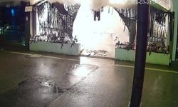 Kafeyi kundaklayıp kaçtı: O anlar kamerada