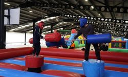 Kartepe'de çocuklar bayram etkinlikleriyle doyasıya eğlendi