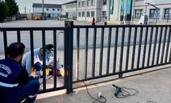 Körfez'de eğitim kurumlarına destek sürüyor