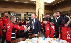 Başkan Büyükakın Afet Gönüllüleri İle İftar Yaptı
