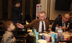 Gazze'den Mısır'a Sığınan Aileler Aynı Sofrada Buluştu