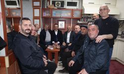 “Temel’in Kahvesi”nde Çaylı Sohbet