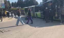 Belediye Otobüsü İle Motosiklet Çarpıştı