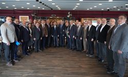 Vali Aktaş, Okul Projelerinin Masaya Yatırıldığı Toplantıda İş İnsanlarımızla Bir Araya Geldi