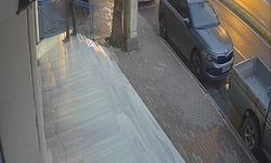 4 araca çarptı, hızını alamayıp markete daldı