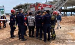 Beton perdah makinesinin çarptığı işçi ağır yaralandı