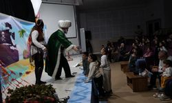 Çocuklar 'Nasrettin Hoca Korsanlara Karşı' oyununda buluştu