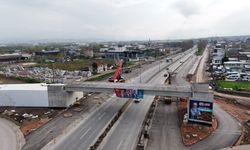 Başiskele Kavşağı’nda Dev Kirişler 9 Saatte Yerleştirildi