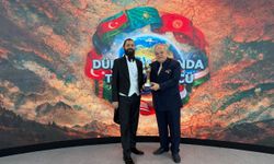 Akif Manaf’a “Türk Dünyası Barış Ödülü” Verildi