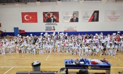 305 Gölcük Belediyespor Taekwondo Sporcusu Kuşak Atladı