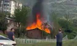 Kocaeli'de tek katlı ev alevlere teslim oldu