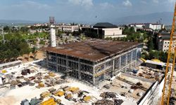 Umuttepe'deki cami ve otopark inşaatı hızla ilerliyor