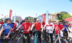 Büyükakın, 19 Mayıs Coşkusunu Gençlerle Birlikte Yaşadı