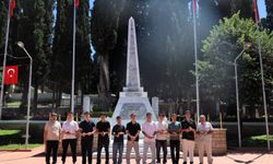 15 Temmuz Öncesi Şehitlikte Anlamlı Buluşma