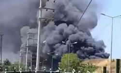 Kocaeli'de iş yerinde çıkan yangına müdahale ediliyor