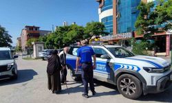 Belçika'dan gelen yaşlı çift yolunu kaybetti, zabıta yardıma koştu