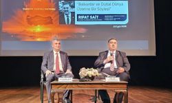 Gölcük'te 'Balkanlar ve Dijital Medya' konulu söyleşi düzenlendi