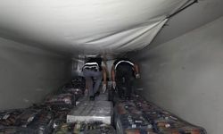 Kocaeli'de durdurulan tırda 95 bin paket elektronik sigara tütünü ele geçirildi