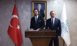 Zorlu'dan Büyükakın'a övgü: 'Kendisi sadece hizmet üretmiyor, kavram da üretiyor'