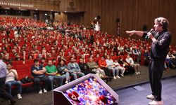 Özkara: Yapay Zekâ İnanılmaz Bir Kapı Açıyor