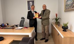 Azerbaycan Kültür Derneği’nden Ziraat Bankası Körfez Şube Müdürü Abdulkadim Sevilmiş’e Teşekkür Plaketi